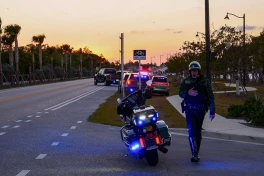 Во Флориде при беспорядках в парке развлечений пострадали двое полицейских