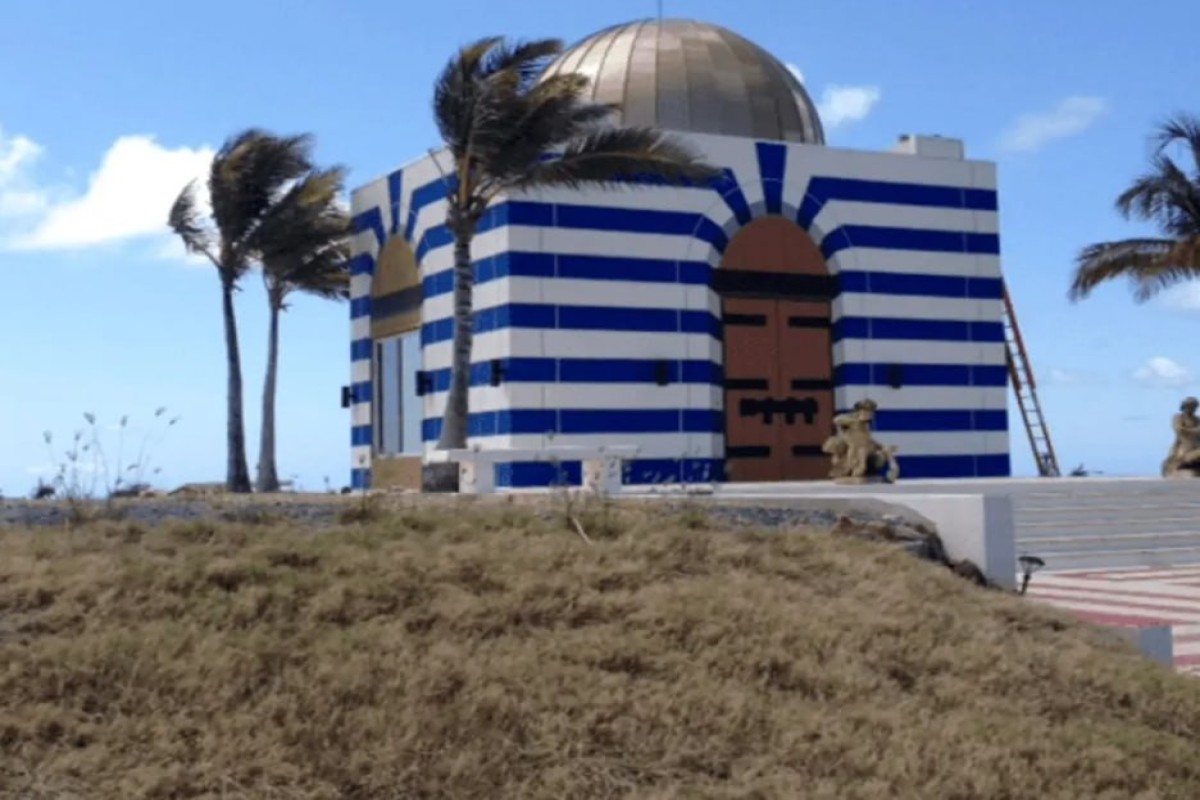 NYT: Эпштейн собирал исламские артефакты для своего острова
-ФОТО 