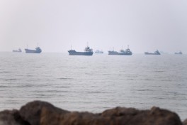 США изменили курс 30 судов после возобновления морской блокады Ирана
