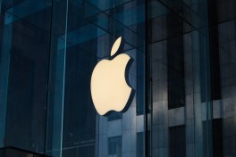Reuters: акции Apple обвалились на фоне нехватки компонентов