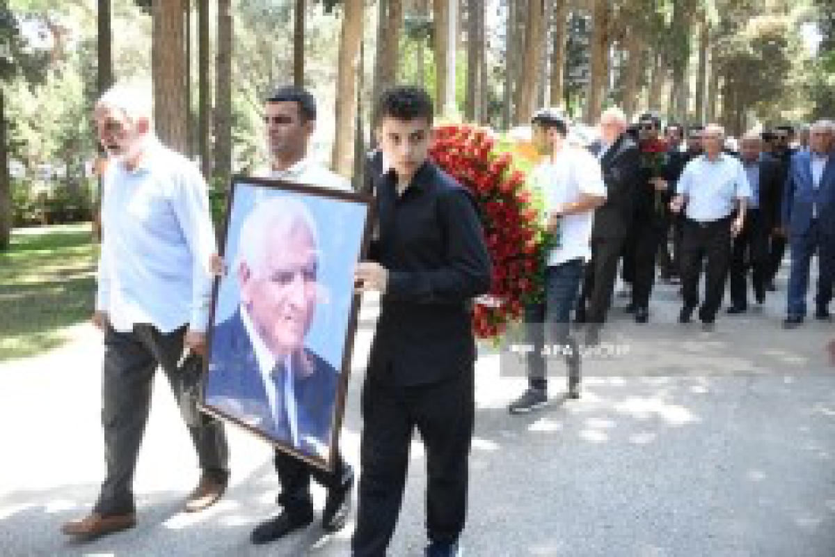 Народный поэт Нариман Гасанзаде похоронен на I Аллее почётного захоронения-ФОТО 
