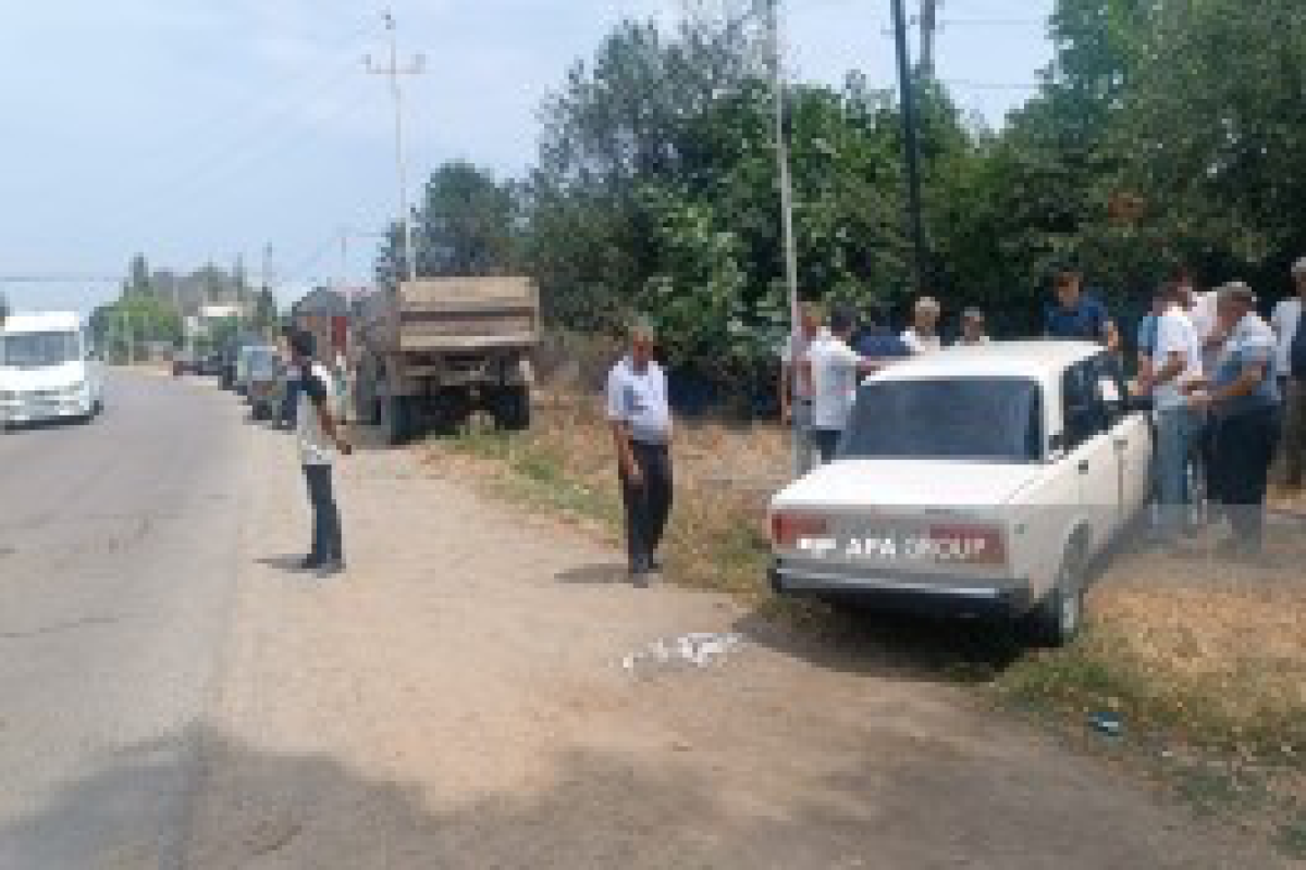 В Товузском районе легковой автомобиль врезался в грузовик, пострадали водитель и ребёнок -ФОТО -ОБНОВЛЕНО 