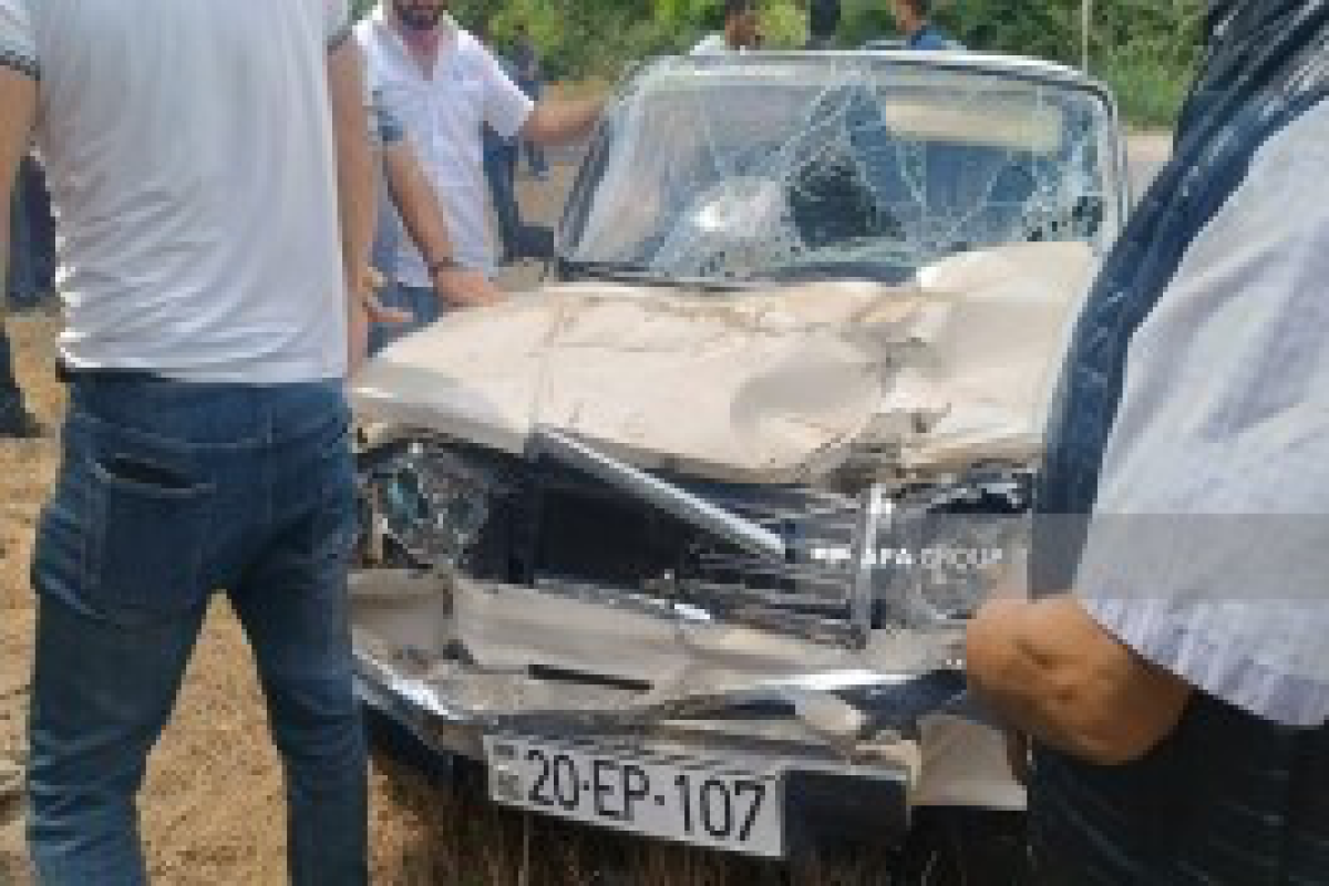 В Товузском районе легковой автомобиль врезался в грузовик, пострадали водитель и ребёнок -ФОТО -ОБНОВЛЕНО 