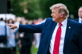 Соцсеть Трампа стала брать деньги за ранний доступ к его постам