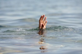 На бакинском пляже мужчина утонул в море