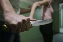 В Хырдалане мужчина напал на жену и покончил с собой