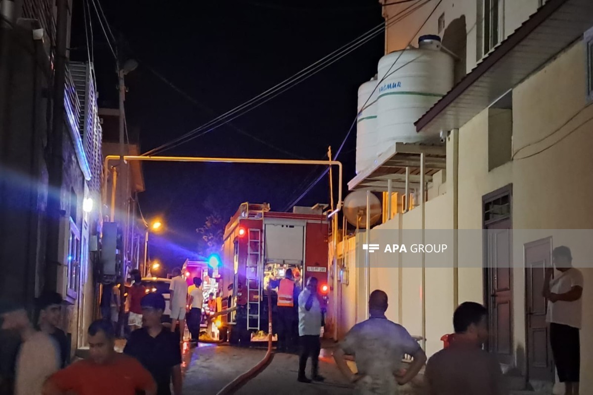 В Баку произошел пожар в мечети