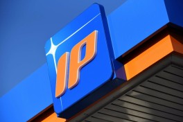 Приобретенная SOCAR компания IP укрепляет позиции на топливном рынке Италии