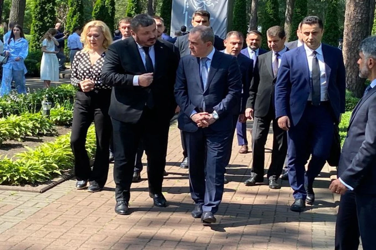 Байрамов посетил восстановленный при поддержке Азербайджана Ирпень