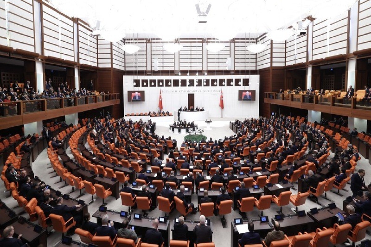 Парламент Турции обсуждает смягчение наказания для тысяч членов РПК