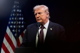 В США подали в суд на Трампа из-за продажи раннего доступа к его публикациям