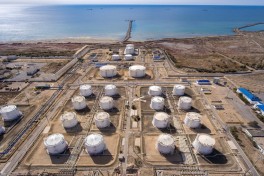 Казахстан нарастил поставки нефти через Баку на 11,5%