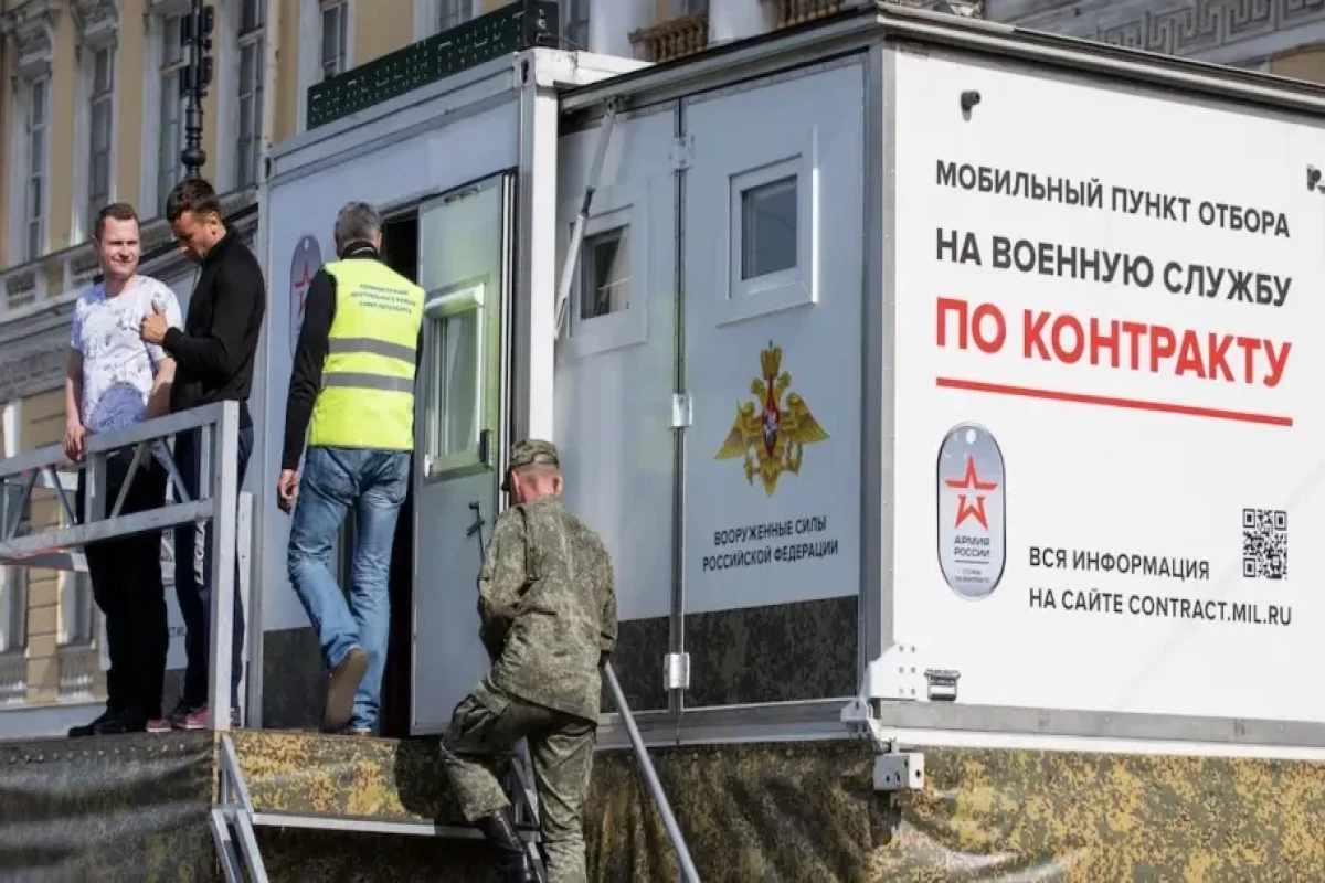 The Guardian: Кремль делает ставку на контрактников вместо новой мобилизации