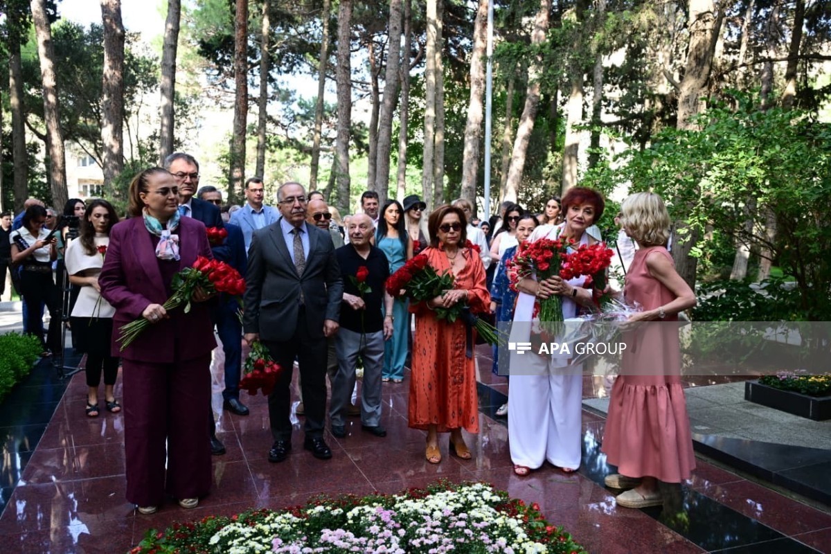 В Баку почтили память Муслима Магомаева в день его 84-летия-ФОТО 