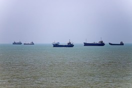 СМИ: Экспортеры тайно наладили вывоз нефти через Ормуз