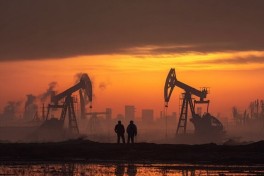 Нефтяные гиганты заработали более 13 млрд евро сверхприбыли за полгода