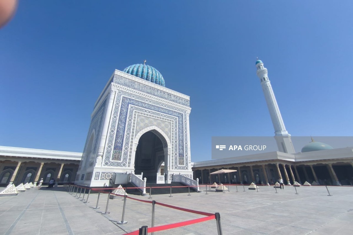 Азербайджанские журналисты побывали в мемориальном комплексе Имама Бухари-ФОТО 