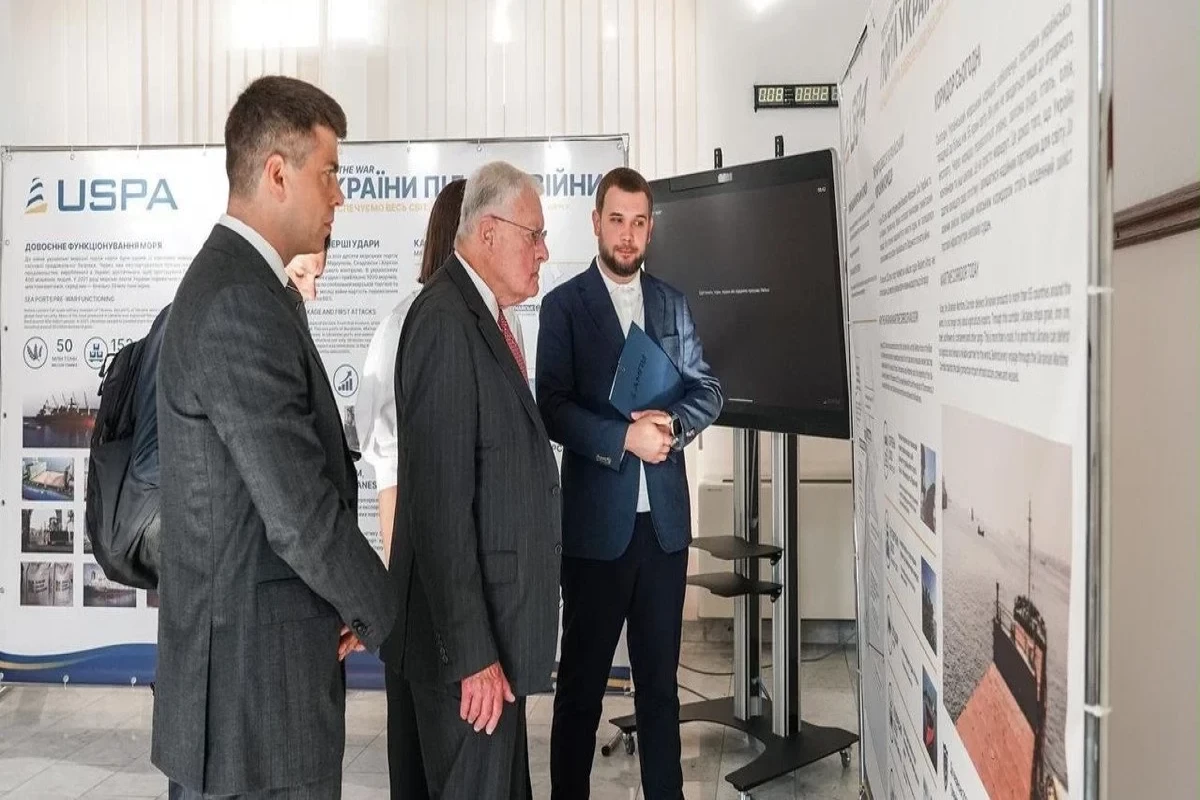 Келлог приехал в Одессу: в центре внимания безопасность и порты-ФОТО 