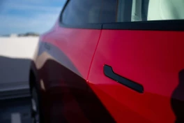 Tesla отзывает миллионы электромобилей в Китае из-за дверных ручек
