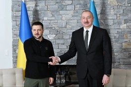 Ильхам Алиев поздравил Зеленского с Днем независимости Украины