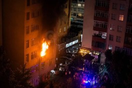 В Баку задержали мужчину после пожара в многоэтажке