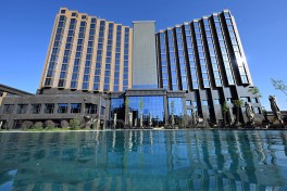 Жапаров открыл новый пятизвездочный отель в Бишкеке