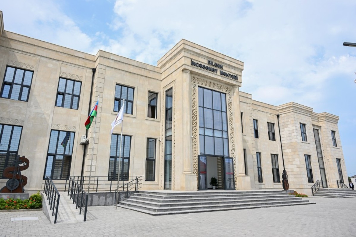 Мехрибан и Арзу Алиевы приняли участие в открытии училища искусств в Бильгя-ФОТО 