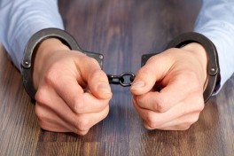 Полицейский женил зэков на проститутках ради выплат участникам СВО