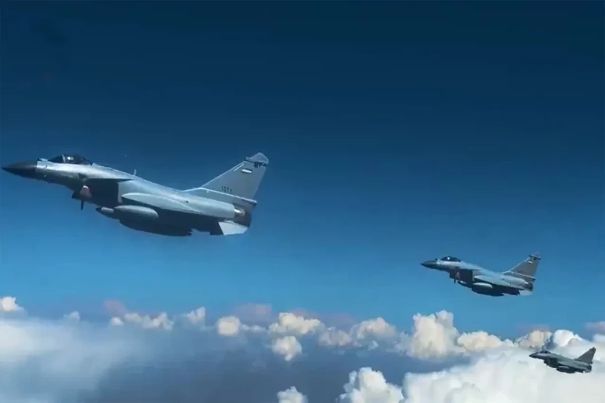 Узбекистан впервые показал приобретенные у Китая истребители J-10CE