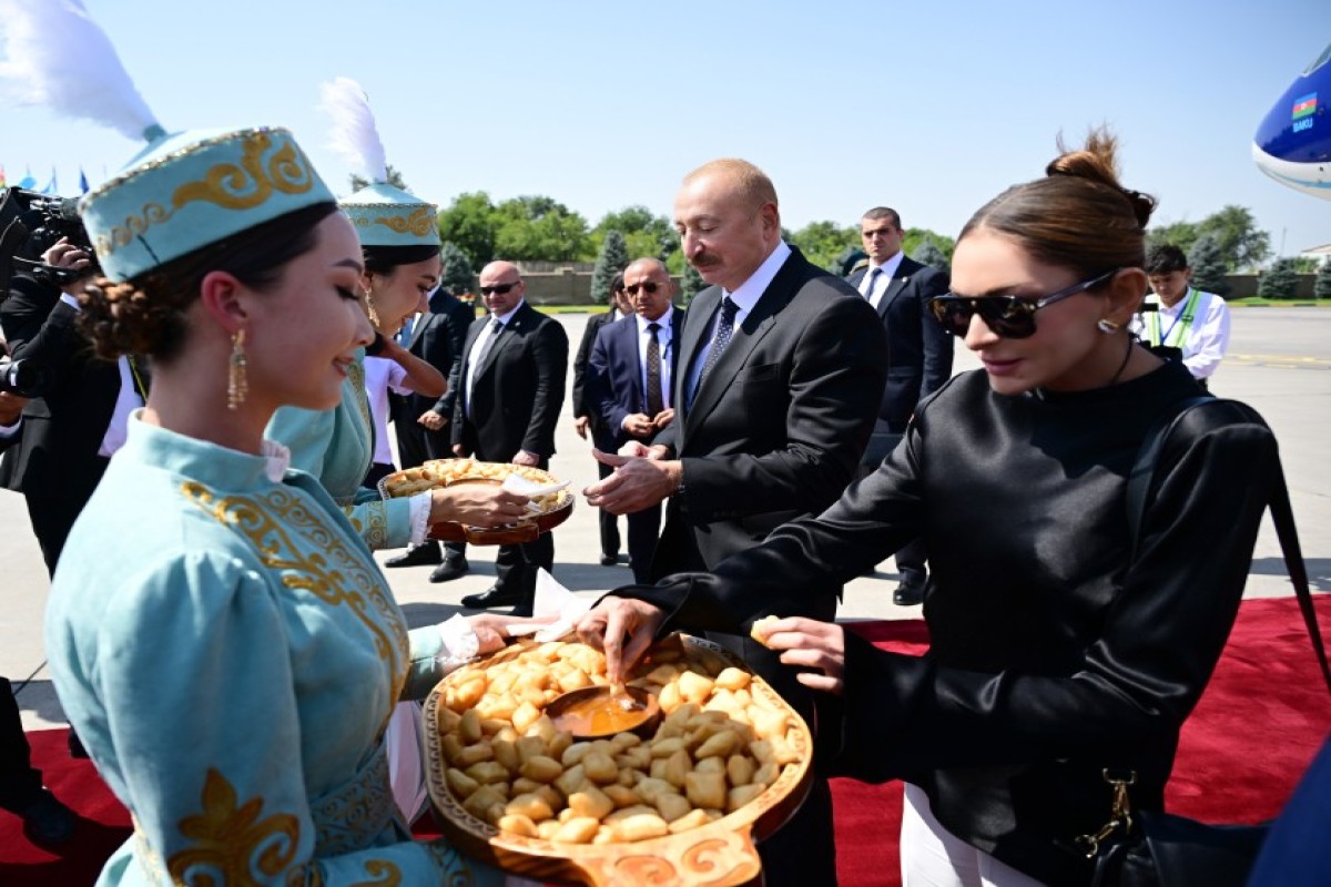 Ильхам Алиев прибыл с рабочим визитом в Кыргызстан-ФОТО 