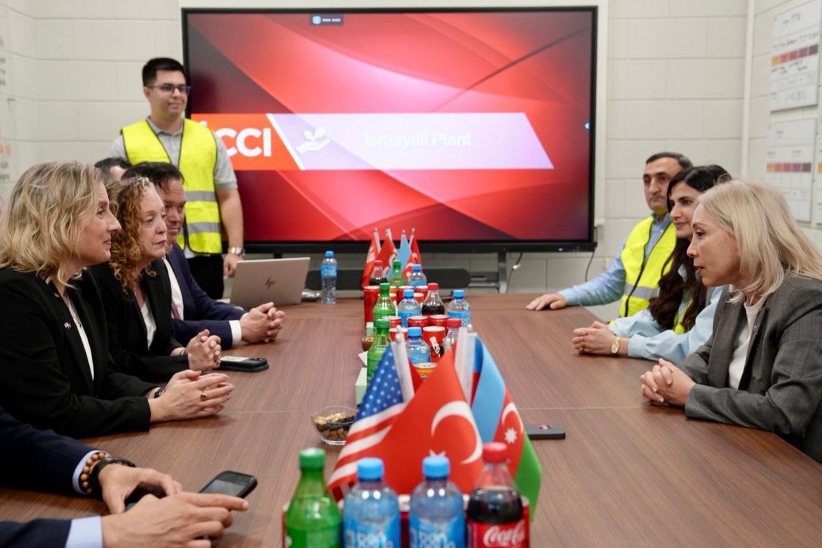 Поверенный в делах США посетила производство Coca-Cola в Исмаиллы-ФОТО 