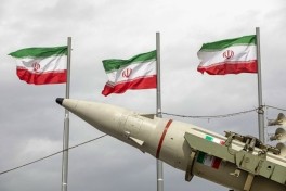 Иран запустил ракеты в сторону американских судов в Ормузском проливе