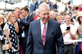 Стармер: брату короля Британии нужно дать показания по делу Эпштейна