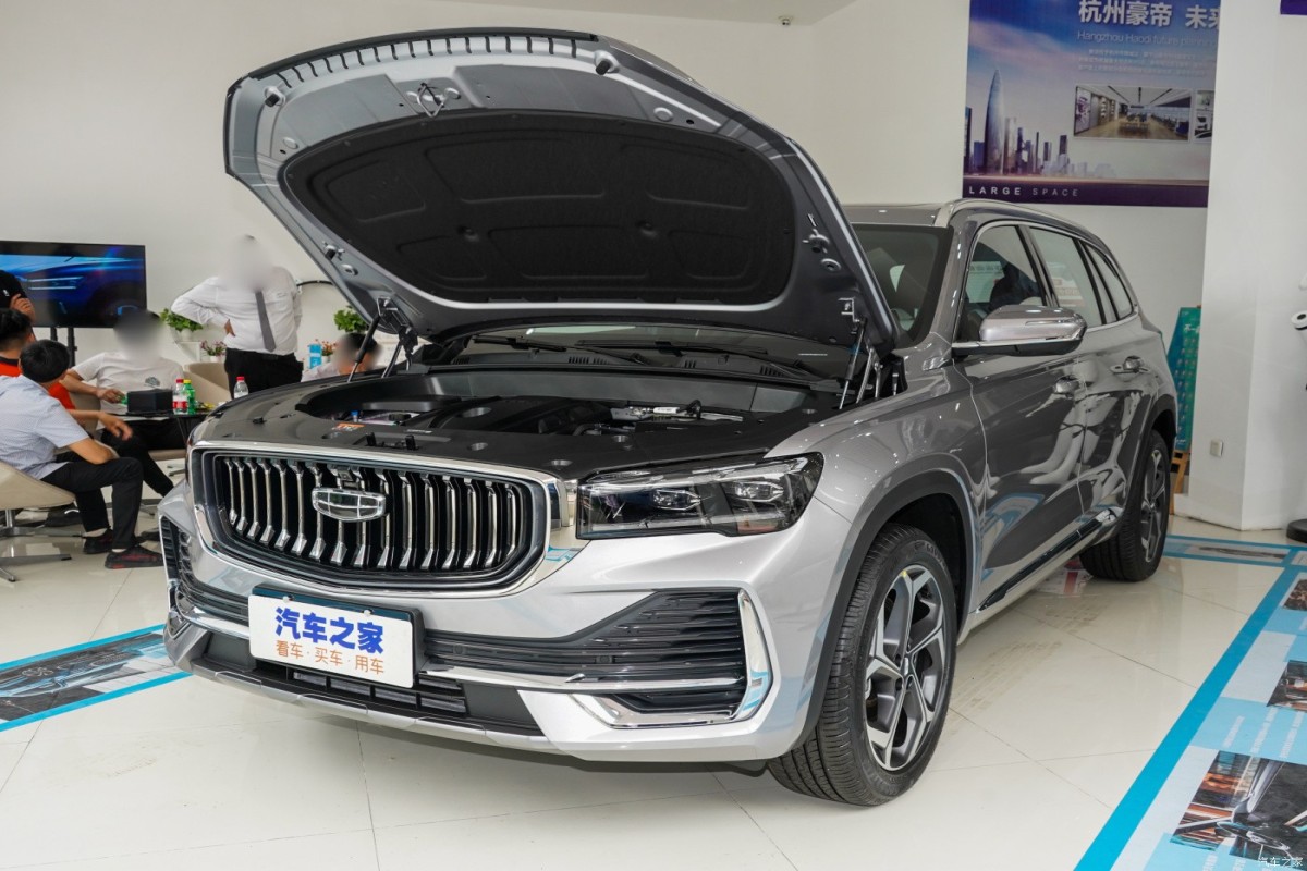 В Китае начали принимать заказы на бюджетные версии Geely Monjaro-ФОТО 