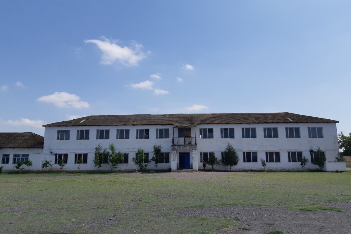 Новая школа в Галагайыне полностью готова к приему учащихся-ФОТО 