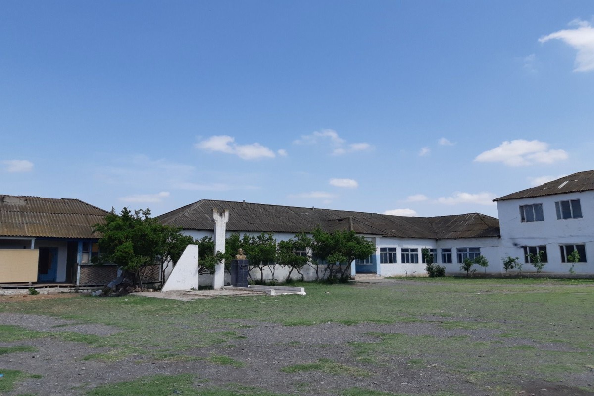 Новая школа в Галагайыне полностью готова к приему учащихся-ФОТО 