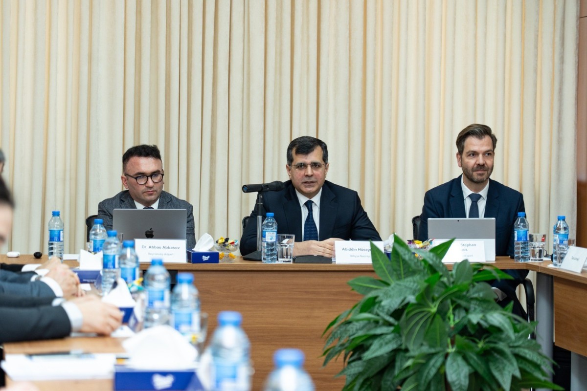 В Баку прошло заседание Рабочей группы по реструктуризации и банкротству-ФОТО 