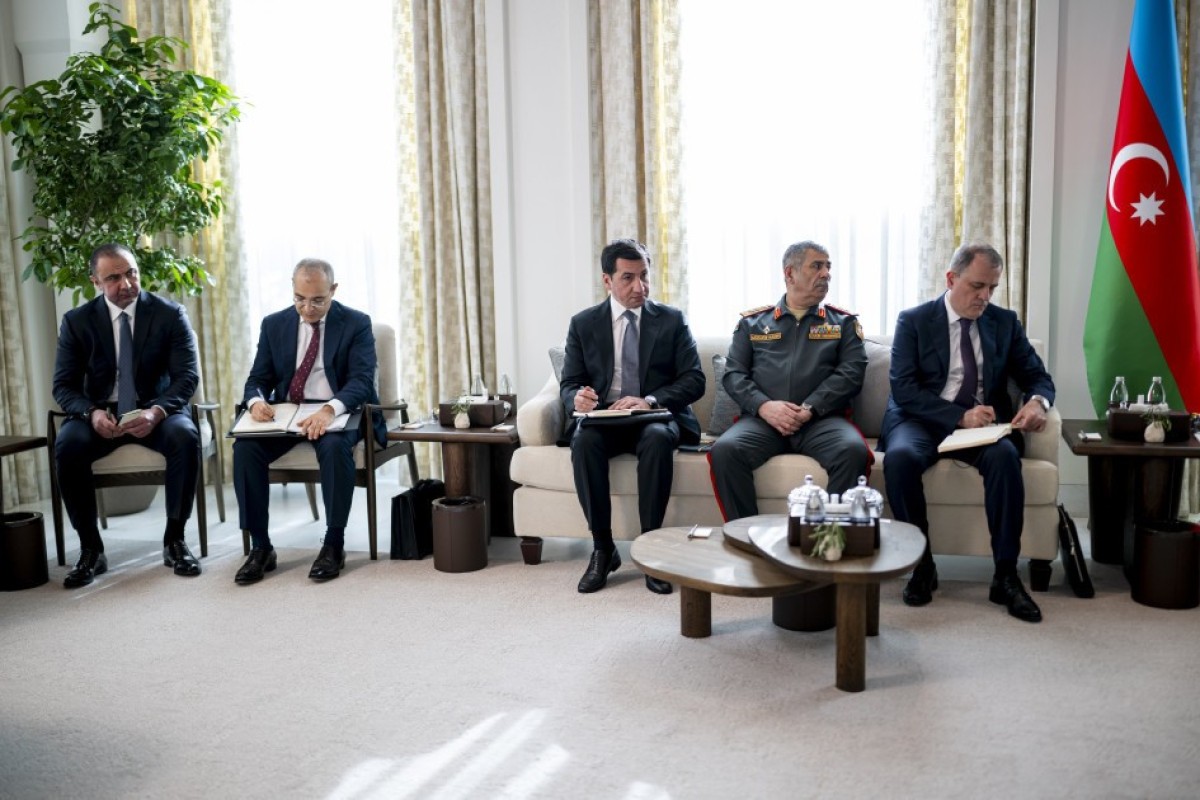 Ильхам Алиев встретился в Абу-Даби с Президентом ОАЭ