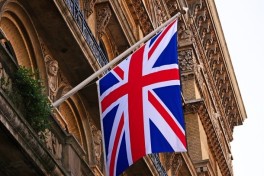 Лондон выслал российского дипломата в ответ на действия Москвы