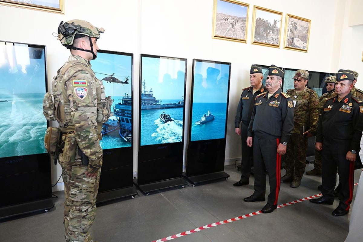 Азербайджан и ОАЭ обсудили развитие военного сотрудничества-ФОТО 