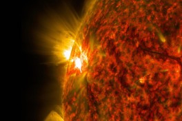 На Солнце происходит вспышка самого высокого класса