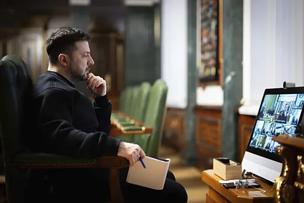 КМИС: 61% украинцев доверяют Зеленскому