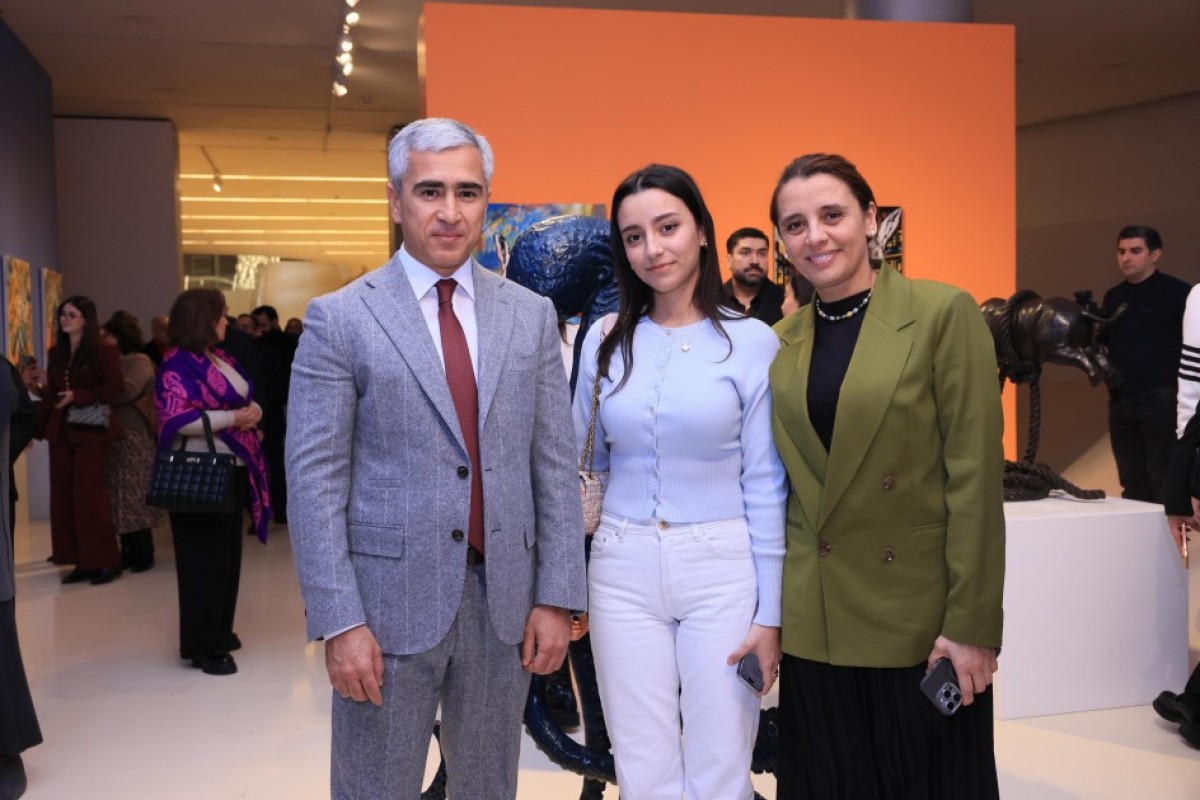 Центр Гейдара Алиева стал площадкой для выставки «Супергерои дикой природы»