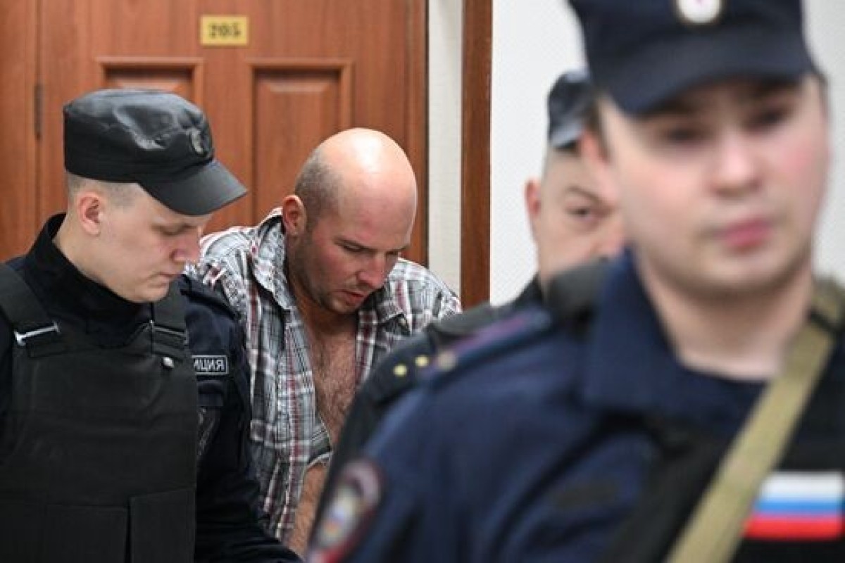 Мужчину, устроившего нападение на ребенка в аэропорту Шереметьево, изолируют в психбольнице-ВИДЕО 