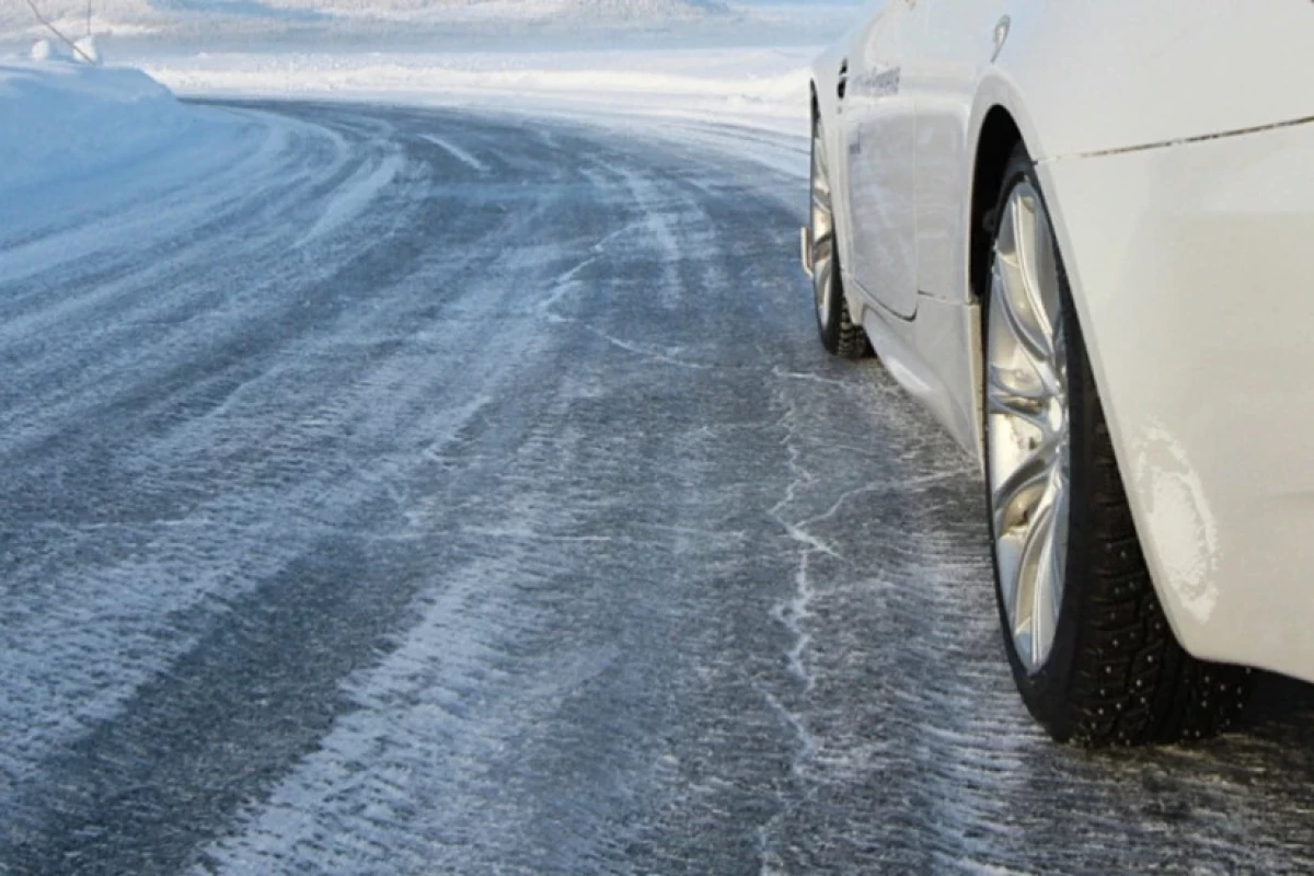 Туман и риск гололеда ожидаются 6 февраля на дорогах Азербайджана