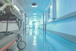 В Агджабеди 6-летний мальчик доставлен в больницу с колото-резаными ранами