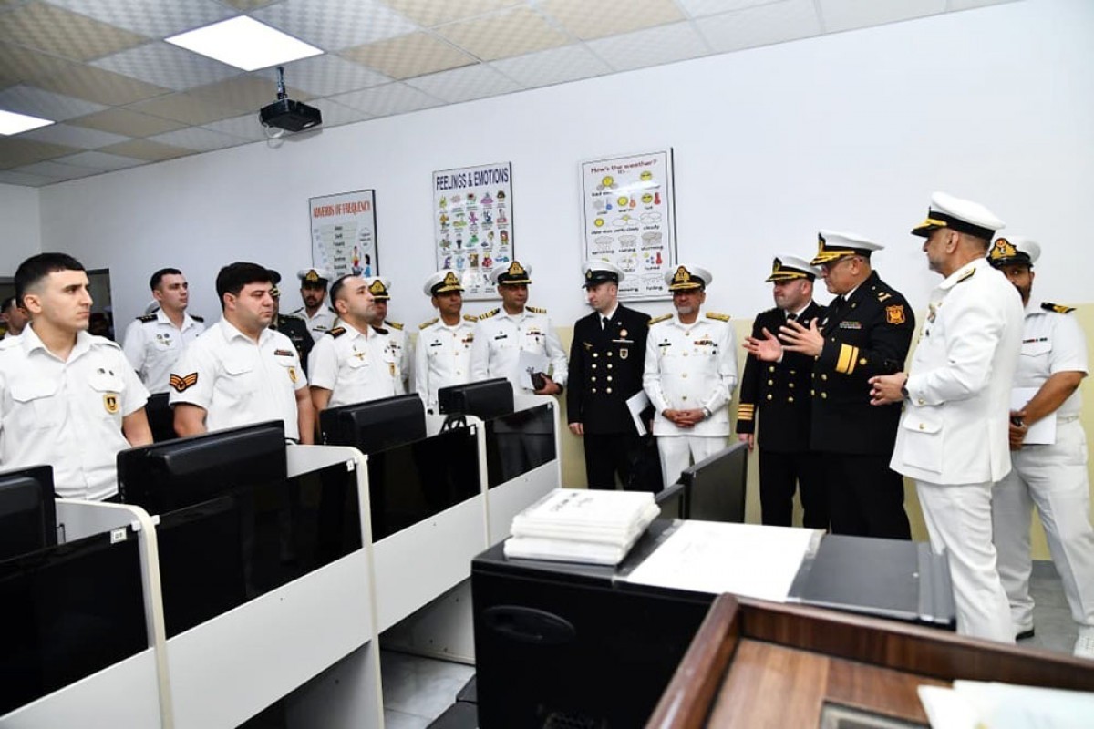 Командующий ВМС Азербайджана провел встречу с военнослужащими, проходящими обучение в Пакистане-ФОТО 