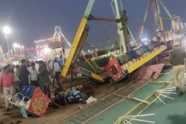 В Индии из-за обрушения аттракциона погиб инспектор полиции