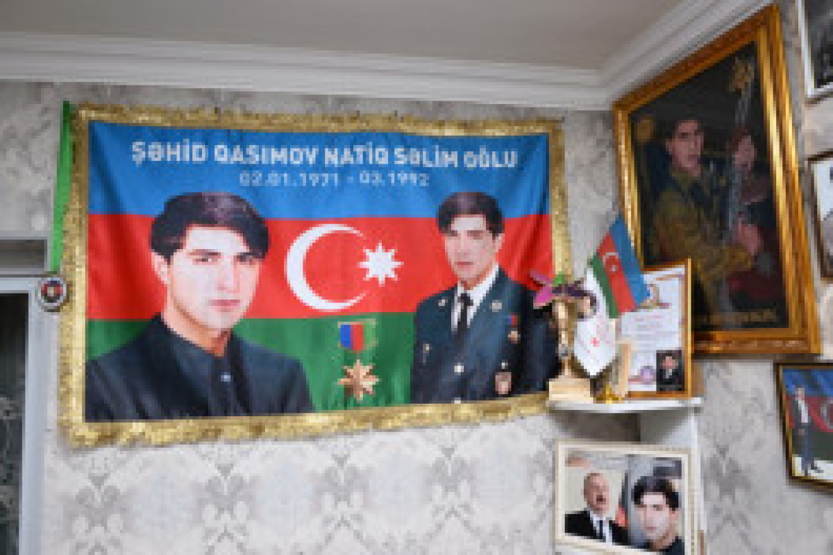 Лейла Алиева и Алена Алиева посетили Гянджинский мемориальный комплекс и семью Национального героя Натигa Гасымова-ФОТО 