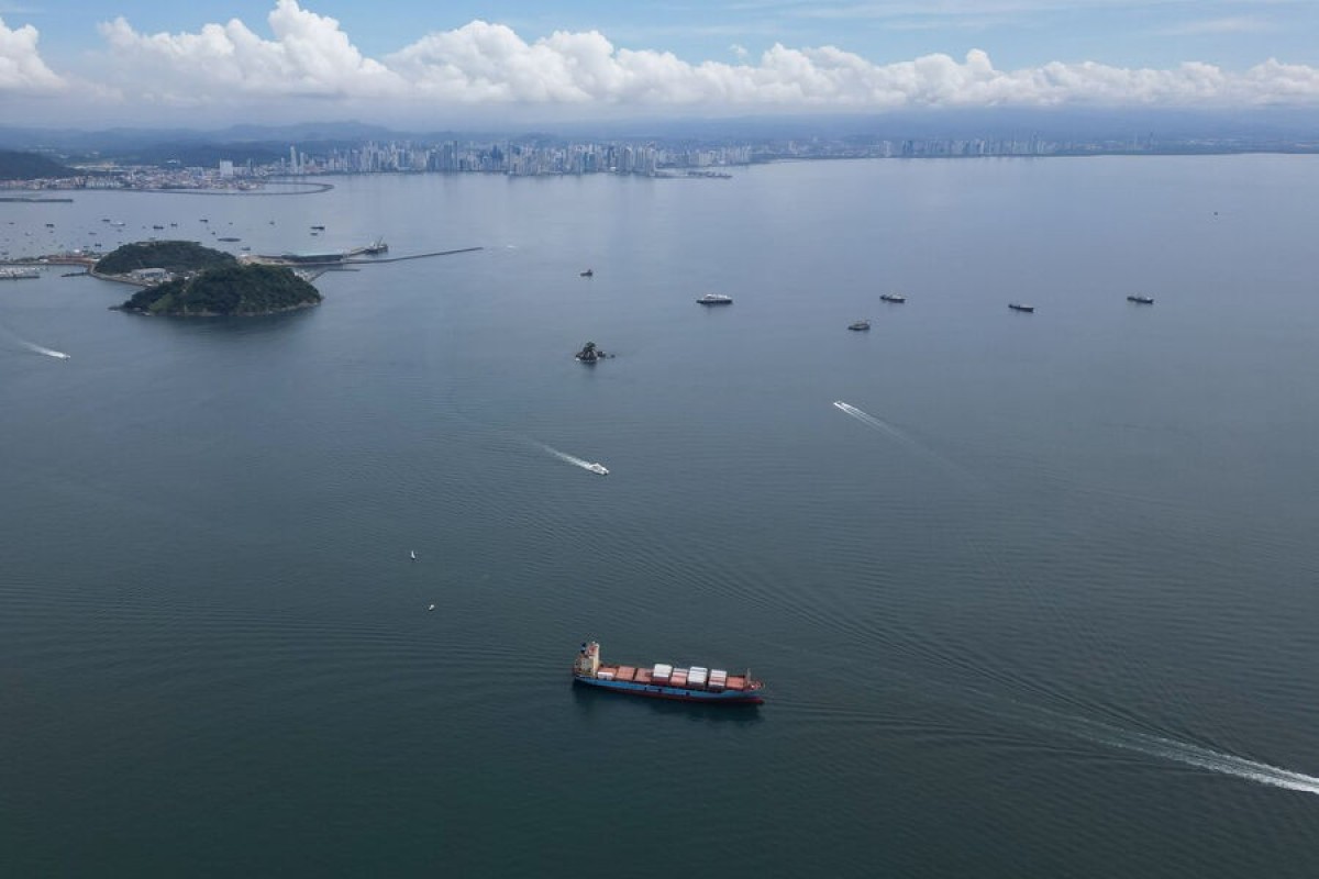 У берегов Пхукета затонул контейнеровоз с опасными веществами